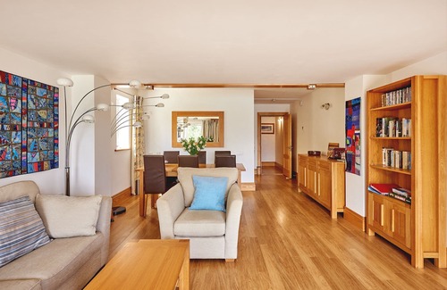 Menai Bridge Apartment | Menai View - Luxury Cottages