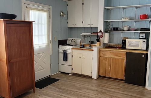 Mendocino Apartment | Mendocino Garden Studio #4, Full kitchenn