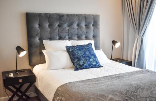 Menlyn Apartment | Menlyn Apartment - Red Velvet