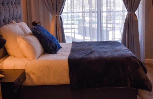 Menlyn Apartment | Menlyn Apartment - Red Velvet