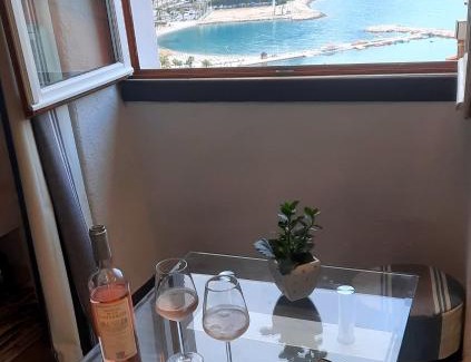 Old Town Apartment | MENTON, centre historique, vue mer