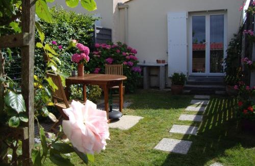Bretignolles-sur-Mer Apartment | MER à pied Vrai lit LINGE FOURNI Jardin Vélos bienvenus