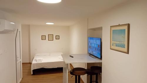 Carrara Apartment | Meraviglioso monolocale nuovissimo, appena ristrutturato