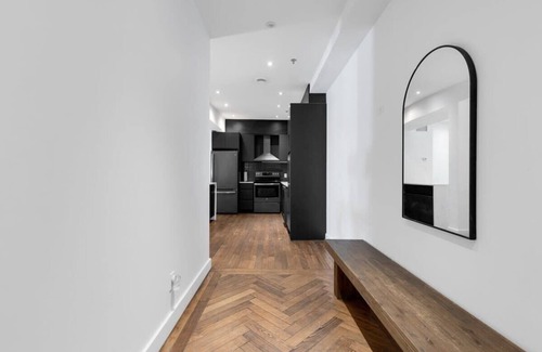 Old Montreal Apartment | Mercer |Instaworthy 2BD-2BA|Old Mtl