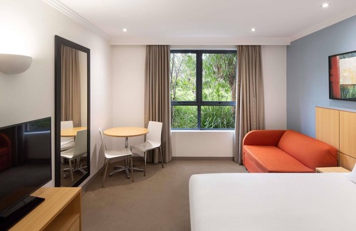 Upper Mount Gravatt Hotel | Mercure Brisbane Garden City