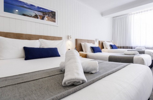 Adamstown Heights Hotel | Mercure Charlestown
