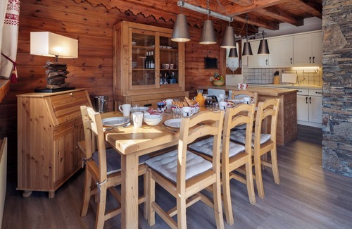 Les Allues Ski Chalet | Meribel Les Allues Ski Chalet With Beautiful Views Of The Mountains