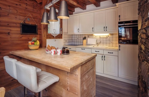 Les Allues Ski Chalet | Meribel Les Allues Ski Chalet With Beautiful Views Of The Mountains
