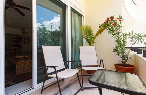 Zazil-ha Condo | Meridian Beach Condo, 200m from beach and 5th avenue, Wifi