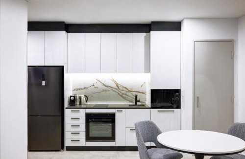 Liverpool Hotel | Meriton Suites Liverpool