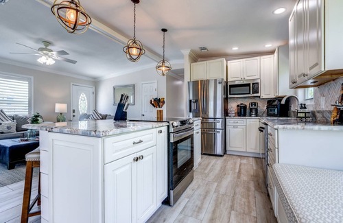 Big Coppitt Key House | Mermaid Hideaway: Charming 2BR Canal Front Home with Pool, Tiki, Dockage, and Dog-Friendly Amenities