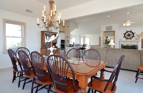 Nags Head House | Mermaids Pearl: Elevator, Golf Discounts, Hot Tub