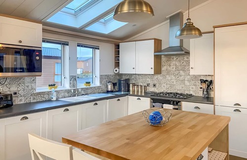 Newton Stewart House | Merrick Platinum Caravan