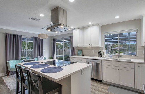 Merritt Island House | Merritt Island GetawaynSpacious 5-bedroom house in with AC, WiFi