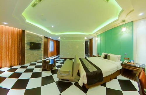 Cianjhen District Hotel | Merryseasons