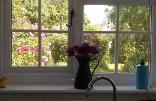 West Mersea Cottage | Mersea Island Cottage by the beach and coast.