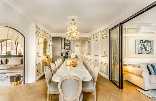 1st Arrondissement Apartment | Merveil Signature Suite - Valois - Louvre view