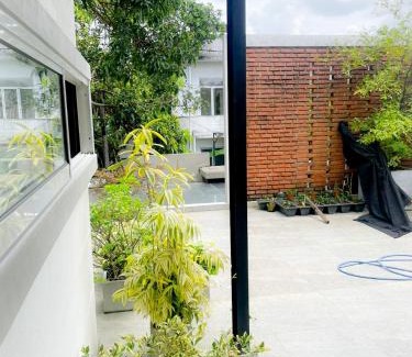 Thalapathpitiya House | Mervins & Indus Residence