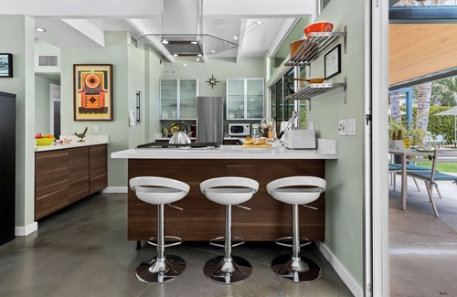 The Mesa House | Mesa Mid-Century - Walk to South Palm Springs!