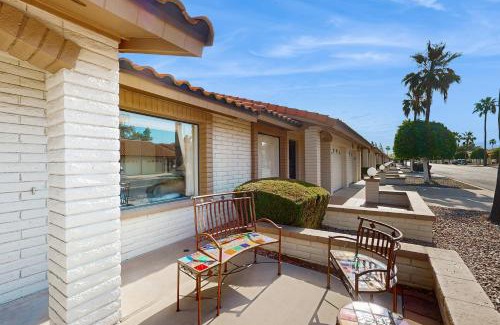 Sunland Village East House | Mesa Oasis
