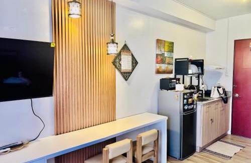 Bantud Hacienda Apartment | Mesavirre Garden Residences - Cozy Den