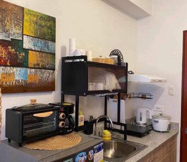 Bantud Hacienda Apartment | Mesavirre Garden Residences - Cozy Den