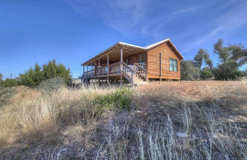 Fredericksburg Cabin | Mesquite Cabin w/Hot-Tub + Hill Country Views!