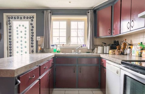 Sainte-Anne-de-Sabrevois Apartment | Metabolizm Records Music Studio (Short term rental certificate ID: 314402)