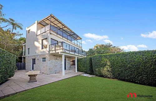 Seaforth House | MetaWise Luxe 6 Bed Ocean View Family Home in Seaforth