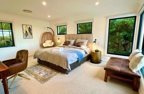 Seaforth House | MetaWise Luxe 6 Bed Ocean View Family Home in Seaforth