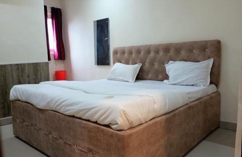 Mohangarh Hotel | Metro Regency - Near Hazratganj & Charbagh
