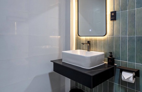 Bui Thi Xuan Hotel | Metrolux City Contemporary Hotel