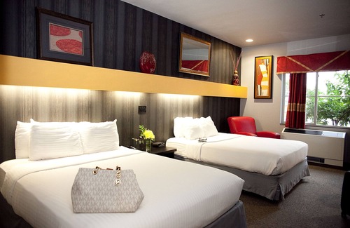 Eau Claire Hotel | Metropolis Resort