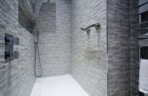 Harrogate House | Mews Suite - Harrogate Town Centre - Garden