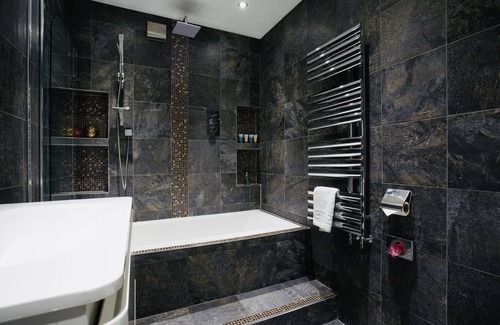 Harrogate House | Mews Suite - Harrogate Town Centre - Garden