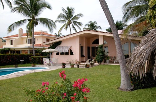 Club Santiago House | Mexican Riviera Beach House - Manzanilllo, Playa De Oro