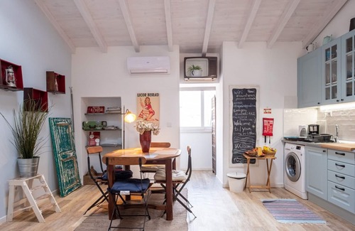 Belem Apartment | Mezanine Flat/Air Conditioning/2 UNESCO monuments 10 minutes walk