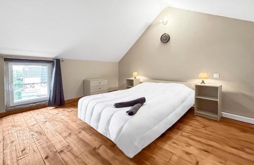Coulanges-les-Nevers Apartment | Mezzanine, Terrasse privée et Clim