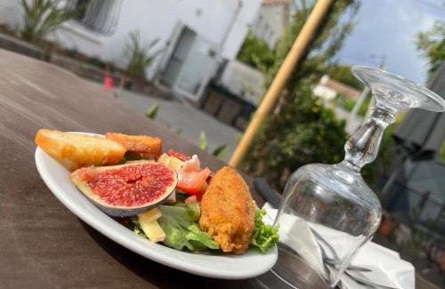 8th Arrondissement Hotel | MGH Massilia Green House