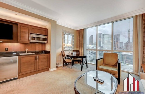 Las Vegas Condo | MGM Signature-08-803 F1 Track & Strip View Studio