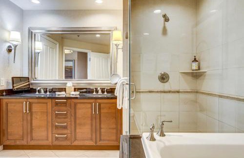 Las Vegas Apartment | MGM Studio Sphere View