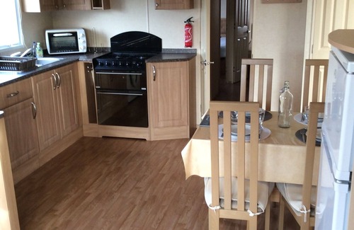 Gastes House | MH 3 bedrooms fully equipped (air conditioning, tv, llinge, lvaiss) The Reserve