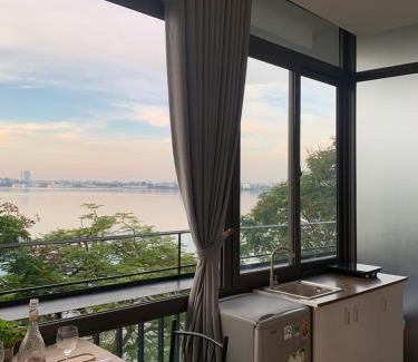 Thuy Khue Apartment | Mhouse lake view 1
