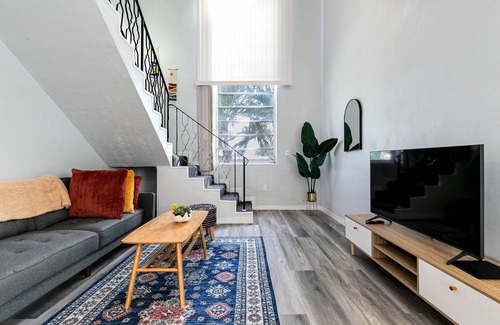 Virginia Gardens Apartment | Mia Airport | 1b Apt with desk