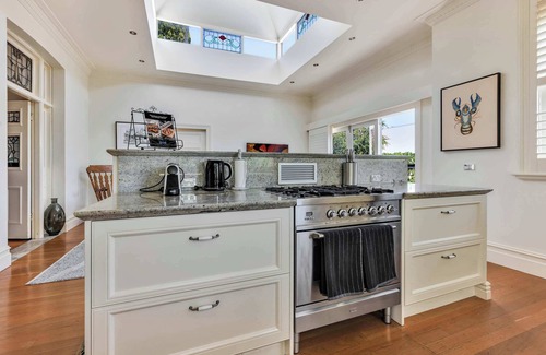 Katoomba House | "Mia Mia" - 4BR Federation Home with Fireplaces