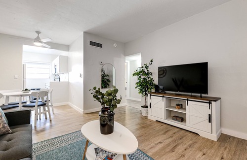Virginia Gardens Apartment | Mia Springs 2BR wi-fi