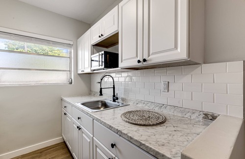 Virginia Gardens Apartment | Mia Springs 2BR wi-fi
