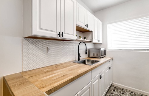 Virginia Gardens Apartment | Miami Airport 2-bedroom unit with speedy Wi-Fi/MIA - Virginia #8