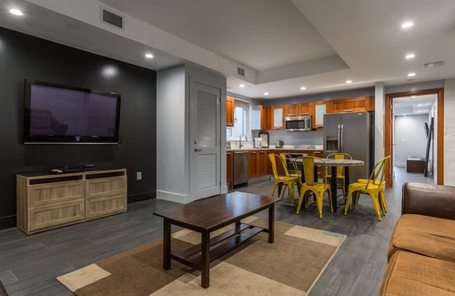 South Pointe Condo | Miami Beach 3BD Luxury Condo Suite (201)