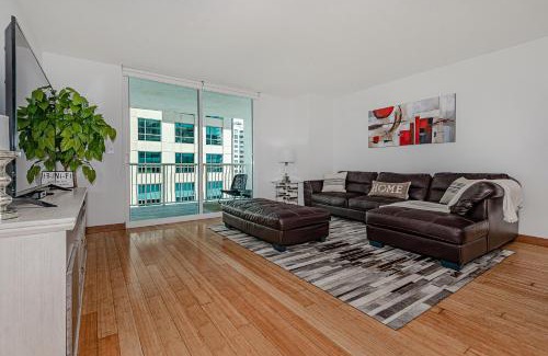 Brickell Apartment | Miami condo with city & ocean views! Sleep up to 6!